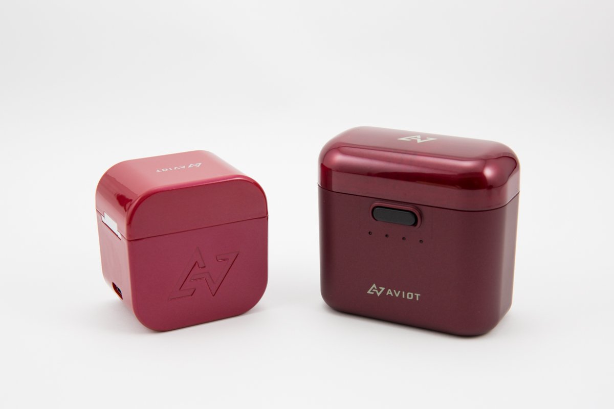 アビオット Aviot Japan Te D01gの新色カーディナル レッドの色合いがわかりやすい ようにte D01dのダークルージュと並べてみました ダークルージュがワインレッドっぽくて カーディナルレッドは朱色って感じです