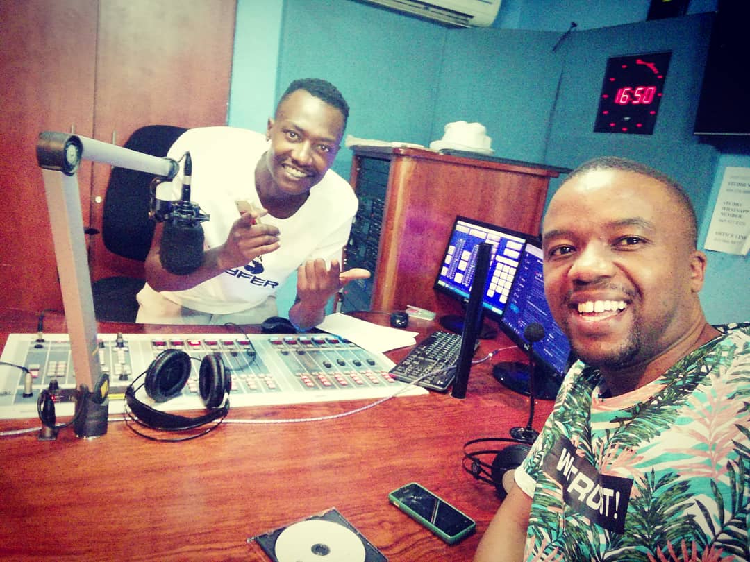 MboshLaDash's tweet photo. Thanks to @kasiefm_971 and @psyferworldwide for hosting me.
#mainstream #Stulo #Music #radio #interview #radiointerview #musician #indieartist #artist #singlerelease #practitioner #work #condensermic #creative #screens #headphones #selfie #digitalwatch #colors #summer #floral https://t.co/A5IBXwH1u7