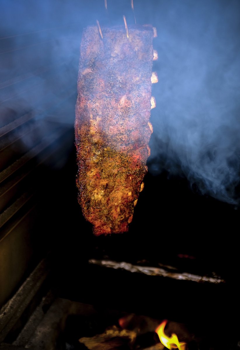 KispestD's tweet photo. Nuestro horno D-Oven de bbq pit box, sabe que ha llegado el fin de semana...! #findesemana #weekend #oven #asado #familiayamigos #carbonyleña #bbqpitbox #kispestd #budamazonia #budtrading #seproind #smokers https://t.co/jMvCAMbvvL