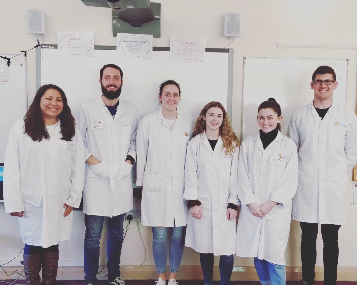 Cellexplorers's tweet image. Our @NUIgalway team went on a #FantasticDNA visit to Parochial NS yesterday, Congratulations to Lauren, Ellen, Rachel for their first school visit with Nancy, Janic &amp;amp; team leader Criodán. Thanks for having us! #scienceisforeveryone #sciencerolemodel