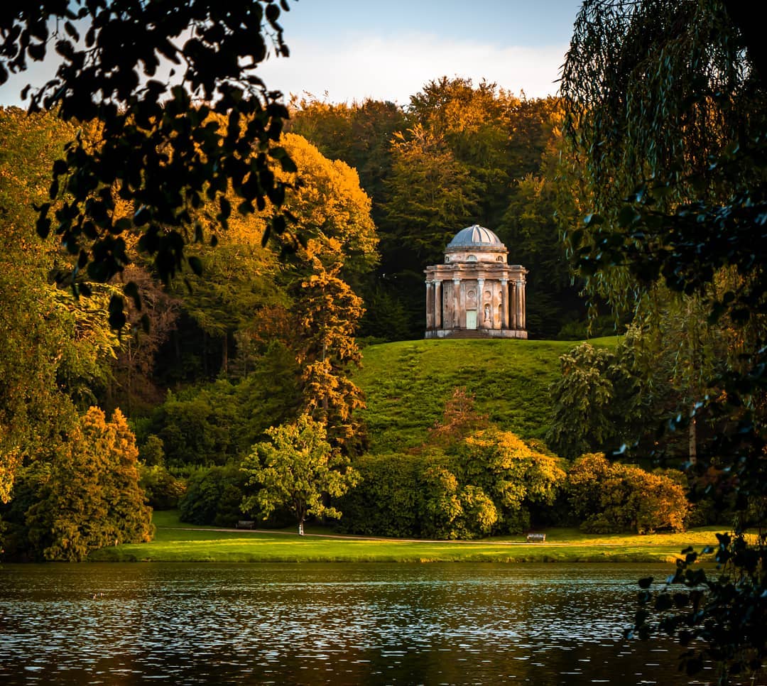 As green turns to gold, the rich light of the autumn sun makes everything shine brighter.

Thanks for sharing your photos of the glowing landscape with us this week. 

Photo: Dawid B, Stourhead #PlacesMatter