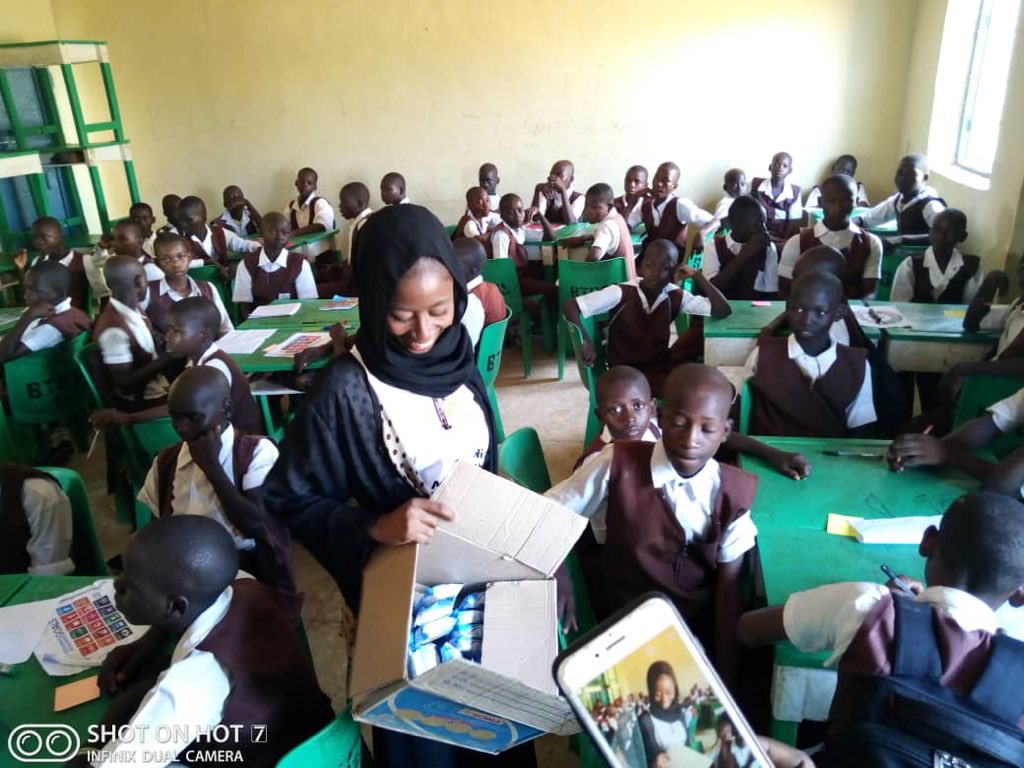 halimaaliyugar1's tweet photo. @TheWorldsLesson #SDGActivation #KebbiState https://t.co/59ycuo0uXH