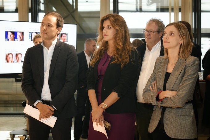sista_sistaold's tweet photo. Hier sous le haut patronage d'@EmmanuelMacron 56 fonds français se sont engagés pour plus de mixité dans leurs investissements en signant la Charte #SISTAxCNnum 
👉🏿Objectif: 25% d'équipe féminines financées à 2025!
Merci à @MarleneSchiappa @AgnesRunacher @cedric_o de leur soutien https://t.co/AcrDhQrlWX