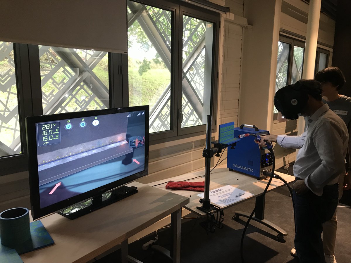 EBoulidard's tweet photo. Visite de @lavalvirtual à l'occasion de #TimeToConcept. Une initiative des @ArtsetMetiers_ pour accélérer l'#innovation et les techs immersives. Merci aux intervenants et aux étudiants de nous avoir présenté leurs solutions #VR #AR #Simulation #Formation #Création #Visualisation https://t.co/Da7netDu1I