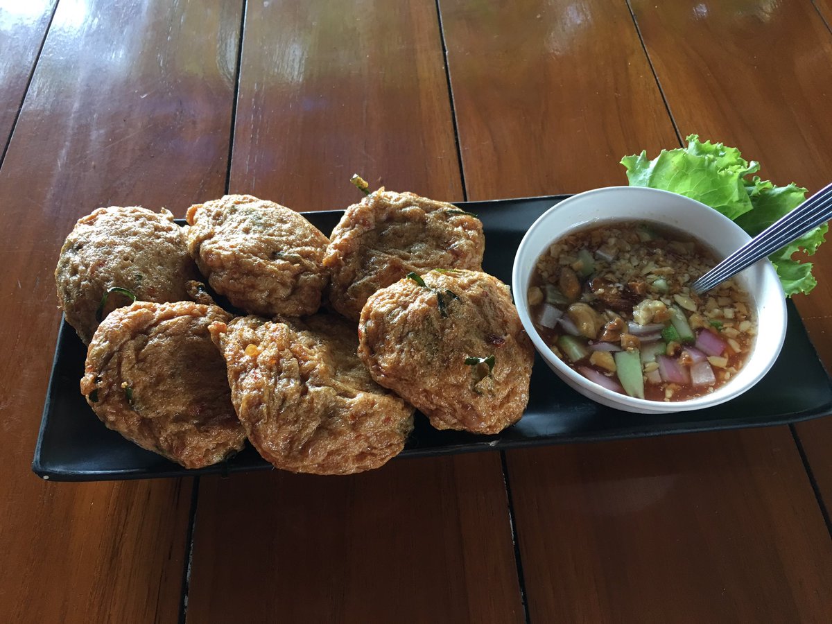 nomtuoy's tweet photo. มาแม่เมาะต้องไม่พลาดร้านนี้ ครัวยุพิณ เทอร์โบคอฟฟี่ อาหารอร่อยมว๊าก เครื่องดื่มเฮลท์ตี้ฝุดๆ มรกต ทับทิม บุษราคัม เจ้าของศิษย์เอกวิทยาลัยอาหารสวนดุสิต #แม่ครัวหัวป่า @aroii @pr_suandusit  @tri333 @thaiteawthai_pk @KritPK3 https://t.co/sgTWFbE7sI
