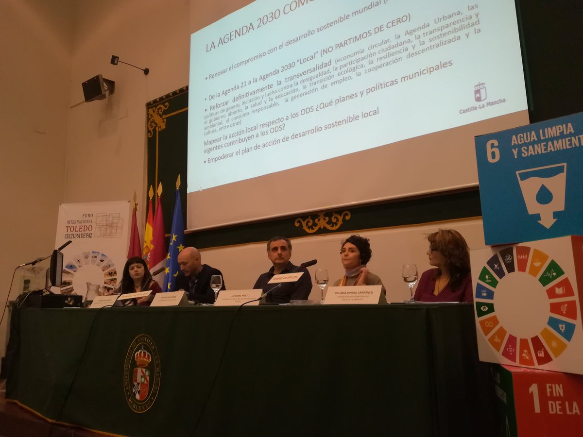 Damos inicio al 3er día del Foro #Toledoculturadepaz con la mesa de municipios y su ciudadanía en el centro de los #ODS
"Hay que empoderar a los municipios en la #Agenda2030" <a href="/RamonLaraS/">Ramón Lara</a>