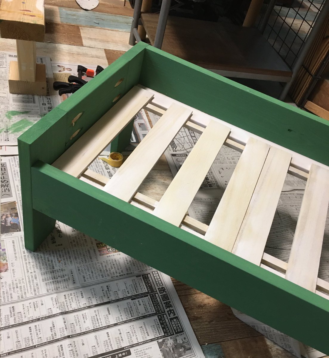 ふくだもとこ オフィシャル Twitter પર お庭警備にぴったりな場所でござった くろねこ 猫 ねこベッド Diy 夫工務店