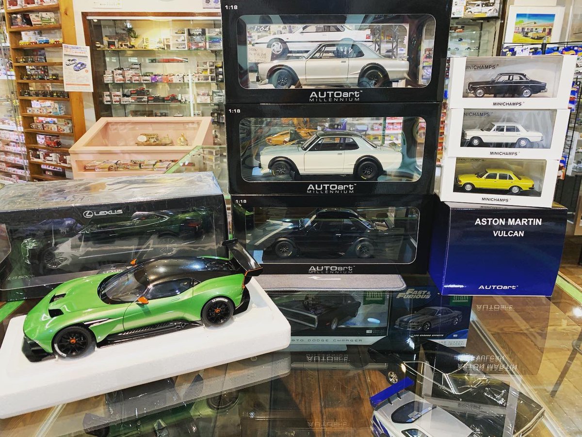 littlelegard's tweet image. 本日の入荷です♪
オートアートのハコスカレーシング。こちらはダイキャストのフル開閉です😊
ミニチャンプスの白箱は限定500台です。海外からの直輸入品です。
お早めに‼️

#autoartmodels #minichamps #オートアート#ミニチャンプス
#ミニカーショップリトルレガード