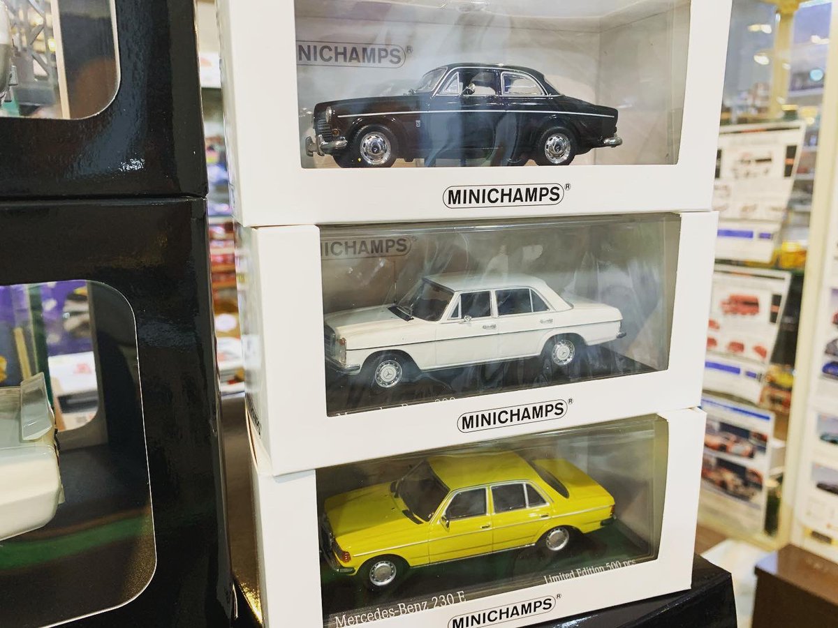 littlelegard's tweet image. 本日の入荷です♪
オートアートのハコスカレーシング。こちらはダイキャストのフル開閉です😊
ミニチャンプスの白箱は限定500台です。海外からの直輸入品です。
お早めに‼️

#autoartmodels #minichamps #オートアート#ミニチャンプス
#ミニカーショップリトルレガード