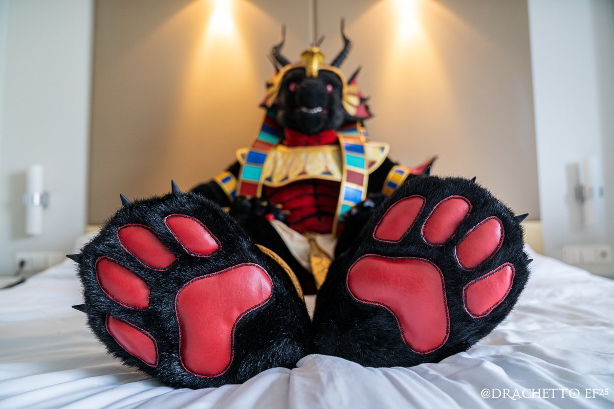 "You are this Pharaoh's new slave, you already know what to do..." 🐾

🐲 Sruhikan
✂️ <a href="/Komickrazi/">Temperance</a>
📷 <a href="/Drachetto/">Drachetto 🐲🍝</a>
🌍 #EF25

📢 #FursuitFriday <a href="/FursuitPursuits/">Fursuit Pursuits!</a>
 #Fursuit <a href="/AwesomeFursuits/">💥AwesomeFursuits💥</a> @CuteFursuits