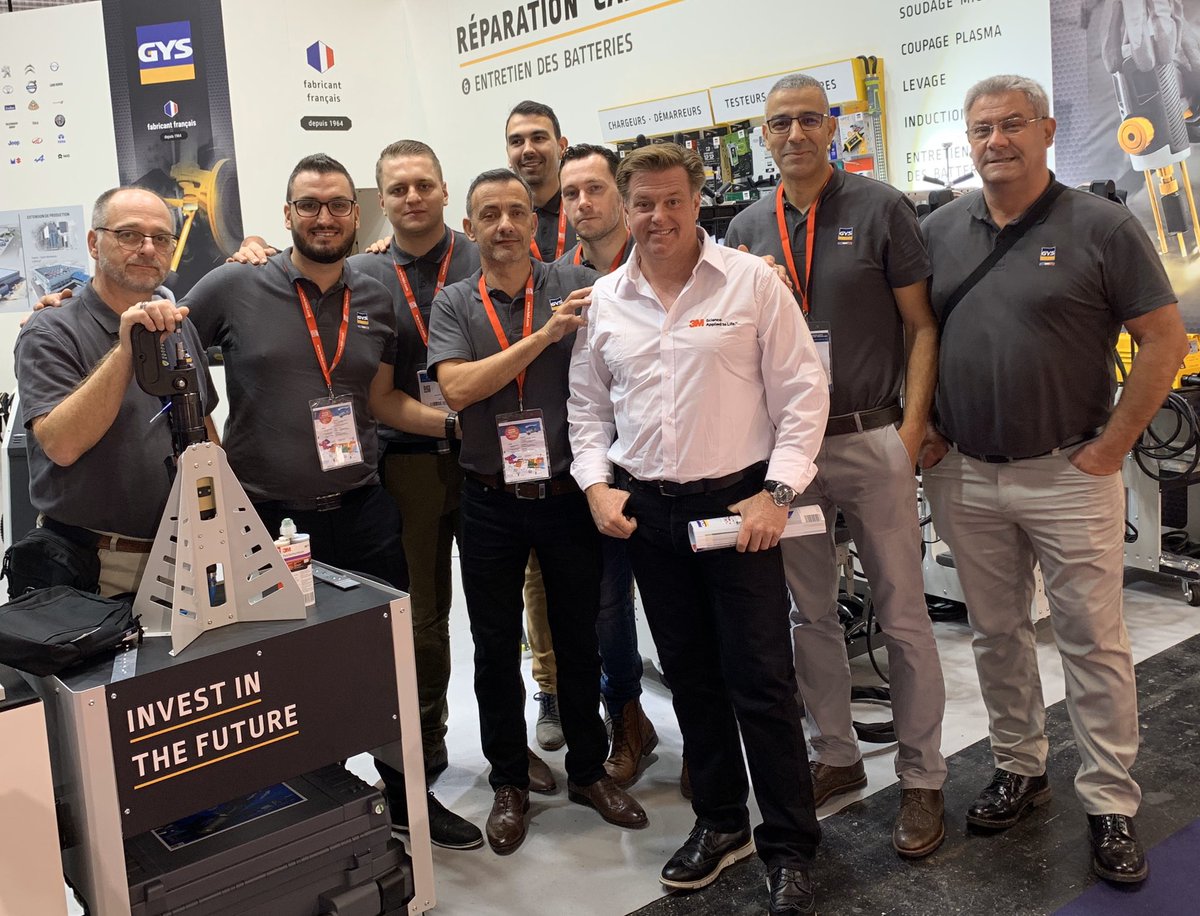 Morning visit on the #GYS stand of the legendary car designer @chipfoose to gain additional knowledge on #GYS latest car body repair equipment. Many thanks to @3m& @3MCollision to have invited him on their booth at @EQUIP_AUTO #France !