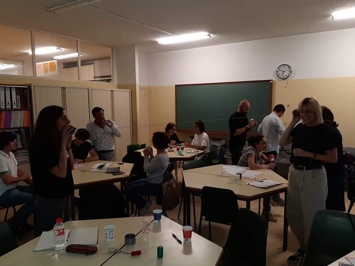 A lo largo de esta semana, nuestro compañero Esteban Moreno ha impartido en Cantabria el proyecto de formación "Descubriendo la naturaleza del sonido".Queremos agradecer a los docentes que han participado en el curso su motivación y buena acogida.
@csicenlaescuela @CEPSantander