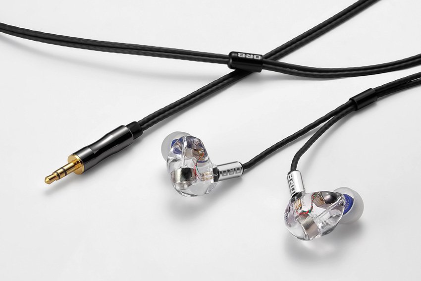 FUJIYAAVIC's tweet photo. 【特報】ケーブルのORBからイヤホン新発売！えっイヤホン！？そうなんです共同開発なんです！ORB CF-IEMは秋のヘッドフォン祭2019開催日の11/2（土）発売開始。もちろんヘッドフォン祭会場でも試聴できます！ #ORBHighend #hpfes #ヘッドホン祭 https://t.co/u7hw6akUUx https://t.co/uRQgD7tFpA