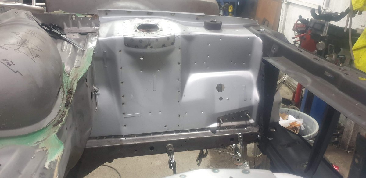 EPaintworx's tweet photo. Also fitted new front on a the mk2 thats going grp4 spec https://t.co/JhUzU6x5bz