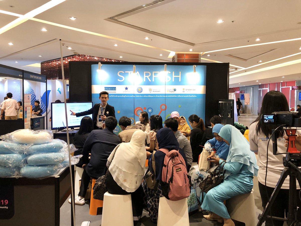 PraeSeributra's tweet photo. It was a great pleasure hosting a workshop, “Classroom of the Future: PBL X Makerspace” at EDUCA 2019, Bangkok, Thailand. 
It’s also the first time that we introduce Starfish Labz, the online learning platform for educators and parents. #edtech #EDUCA2019 https://t.co/sjh9Up4H5r
