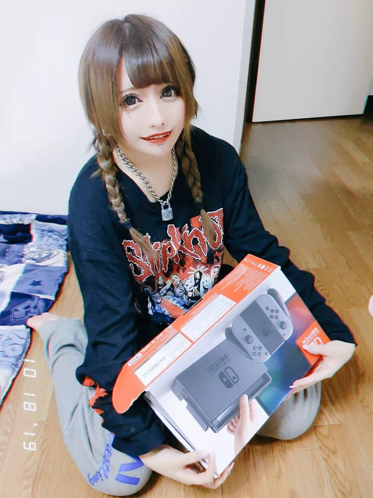 理想のゲーム好きな彼女と？現実の彼女は全然違うwww