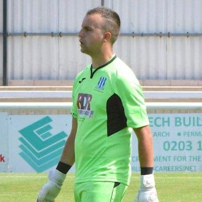 Sandhursttownfc's tweet photo. Firstly we are chuffed to announce the signing of @andy01rider who joins us from @Sheerwaterfc. Andy is straight in the squad to face @DorkingWDRSRes1 tomorrow.

We would like to thank all at Sheerwater for their help with this. #WelcomeAndy https://t.co/26IW1Y6As0