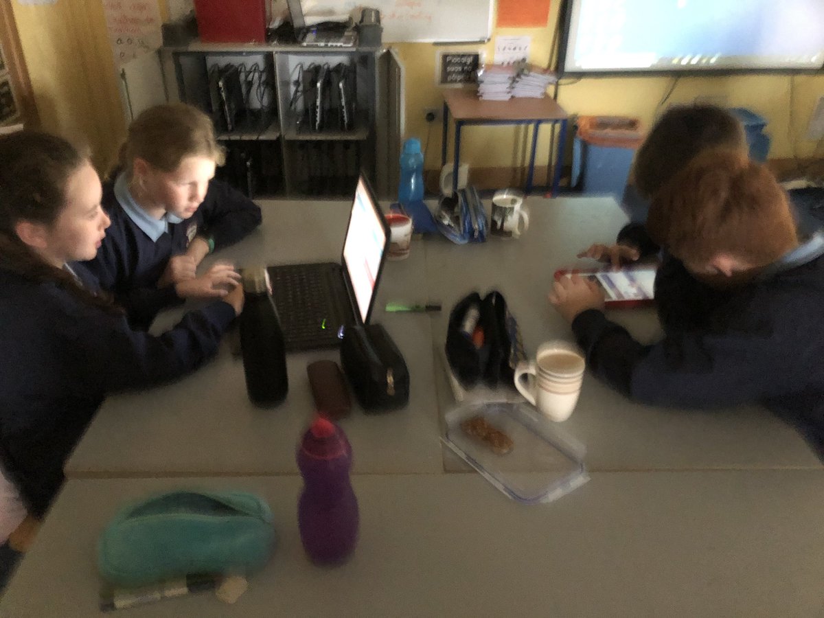 5th6thMsConway's tweet photo. Coding fun as part of #mathsweek19 https://t.co/ScLBeVE2WT