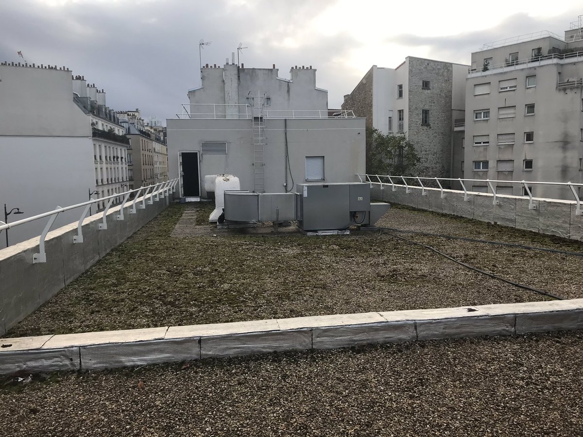 enercitif's tweet image. Ce matin, visite de la toiture de l’école située rue maurice genevoix en vue d’y installer des panneaux solaires qui fourniront une électricité verte à @Enercoop_SCIC 

La #TransitionEnergetique citoyenne à @paris avance.
🤩☀️☀️