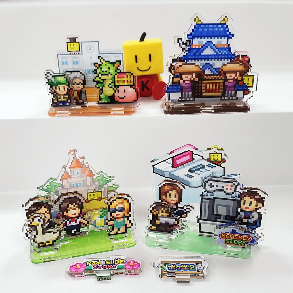 カイロソフト Kairosoft Pap6特設ページ T Co Pmk8htjial アクリルスタンド も種類が増加中 どれが量産されるかはお楽しみにね 両面印刷に成功したので裏は英語なグローバル版だ 差し替えて遊べば君だけのオリジナルゲームのイメージもできちゃう