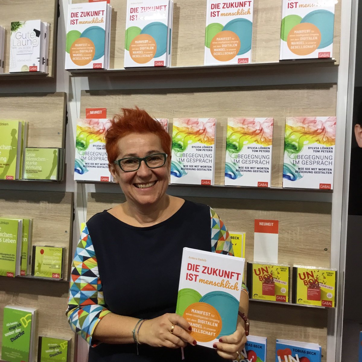 gabalbuecher's tweet photo. #fbm19 und der GABAL-Autorentreff gestern Abend. Wie Weihnachten - nur schöner. 😊
Besuchen Sie uns in Halle 3.1, Stand D1? https://t.co/2mflx7wsF0