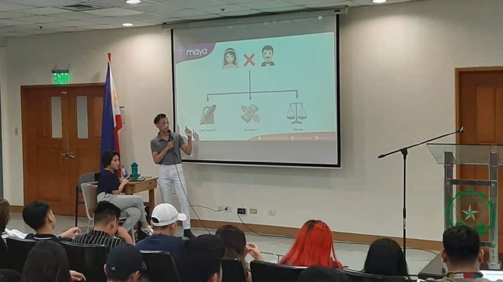 mayacollective's tweet photo. Here today at @StraightTapat ‘s Usap Tayo: Divorce Bill, Maya Vice Chair for External Affairs Evez Evangelista and Secretary-General Tedi Peña discussed an overview on divorce, the Bill and it’s effects on the family and youth.

#MayaOnTheMove #DivorceLawNOW https://t.co/ugAPg7jhj0
