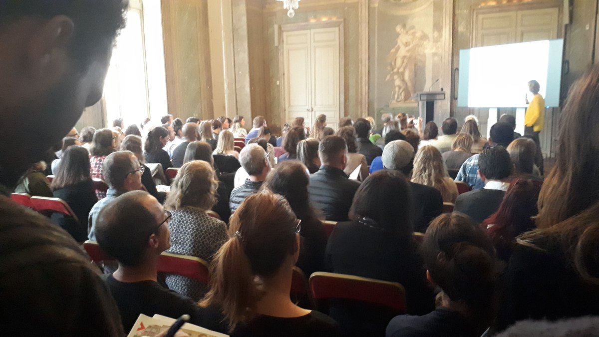 CCIBdxGironde's tweet photo. 7ème et dernière étape de la #SemaineCréation aujourd'hui au Village de la #création @Bordeaux.  Les conseillers experts #CCIBordeauxGironde à votre service ✌️💬 aux côtés de tous les partenaires... https://t.co/0Tz9CSdjPV