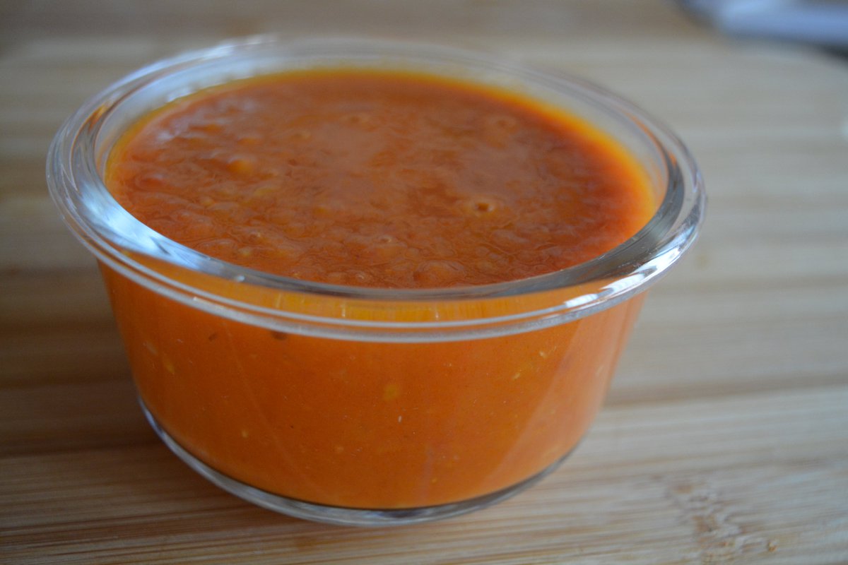 SoniadelaCuadr1's tweet photo. Para los que están aprendiendo a cocinar: RECETA SALSA DE TOMATES FACIL Y CASERA  https://t.co/XK4jQYUIKF https://t.co/E9kYXhV7t4