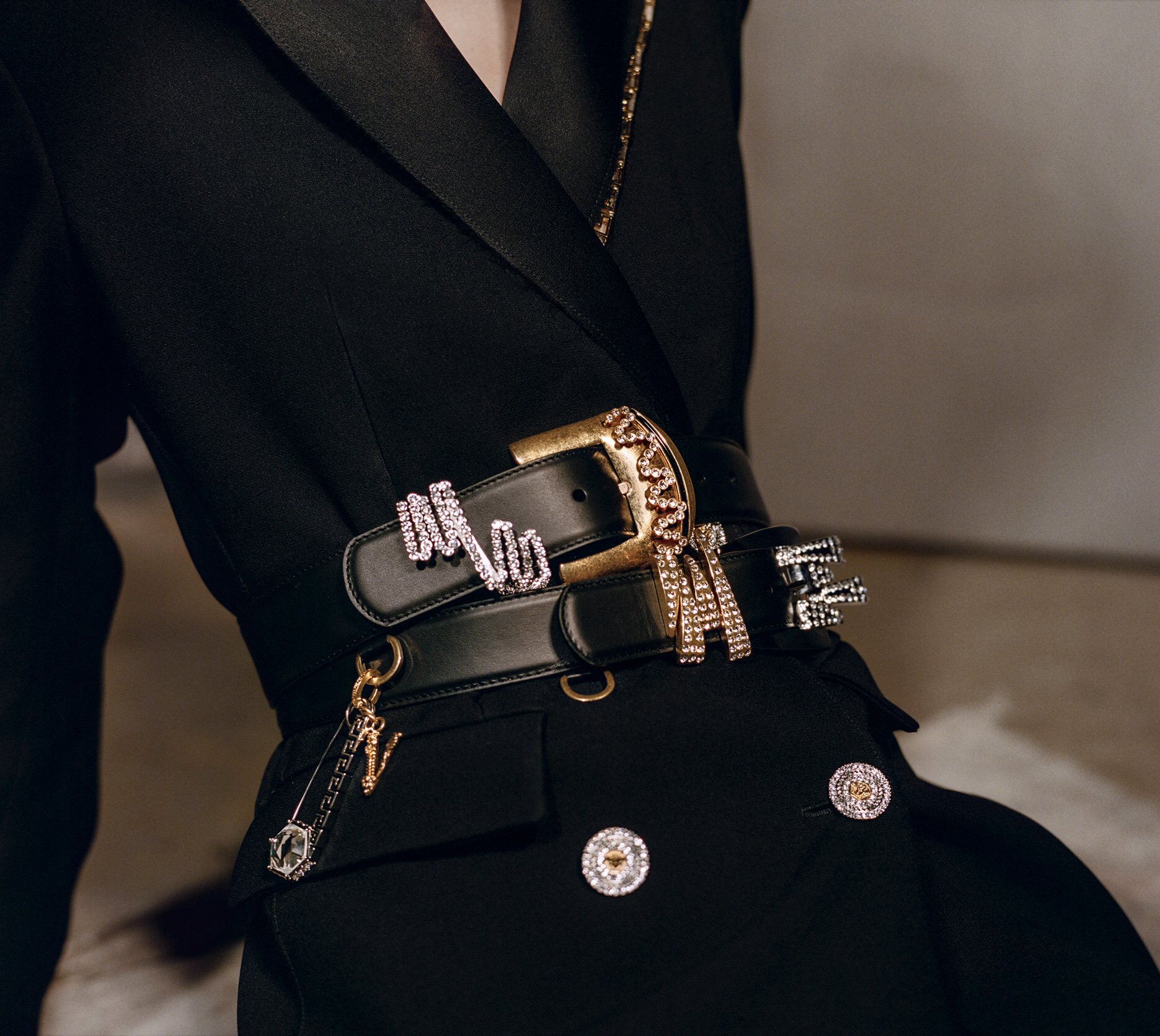 小物 versace triple belt archive mode fashion VERSACE on X: 