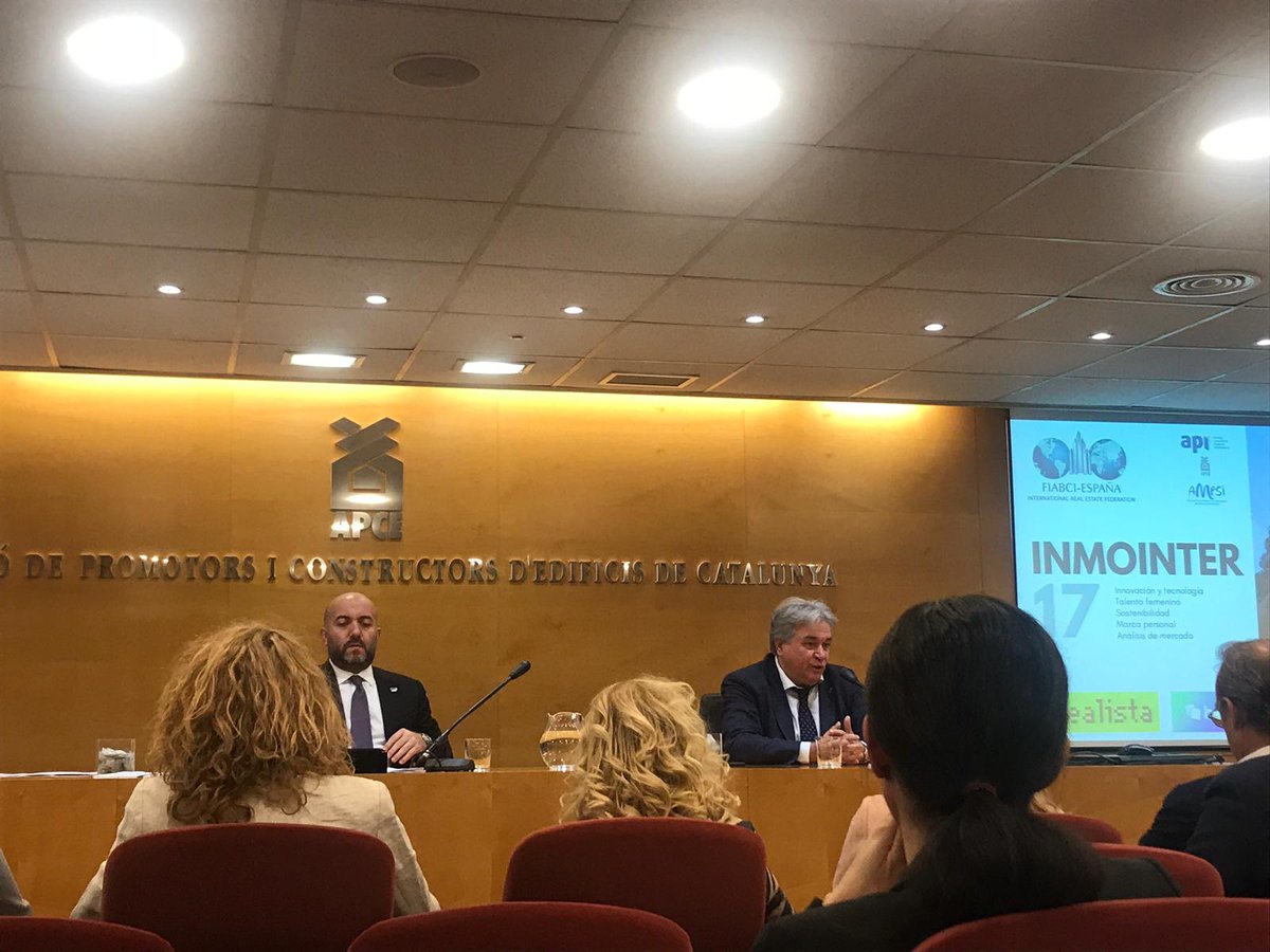 Hoy <a href="/IneditBCN/">Inèdit Barcelona</a> estamos presentes en el <a href="/FIABCI/">FIABCI, The International Real Estate Federation</a> a  través de nuestra CEO <a href="/laietacomas/">Laia Comas</a> que estará participando en una mesa redonda sobre invocación, juventud y talento femenino!