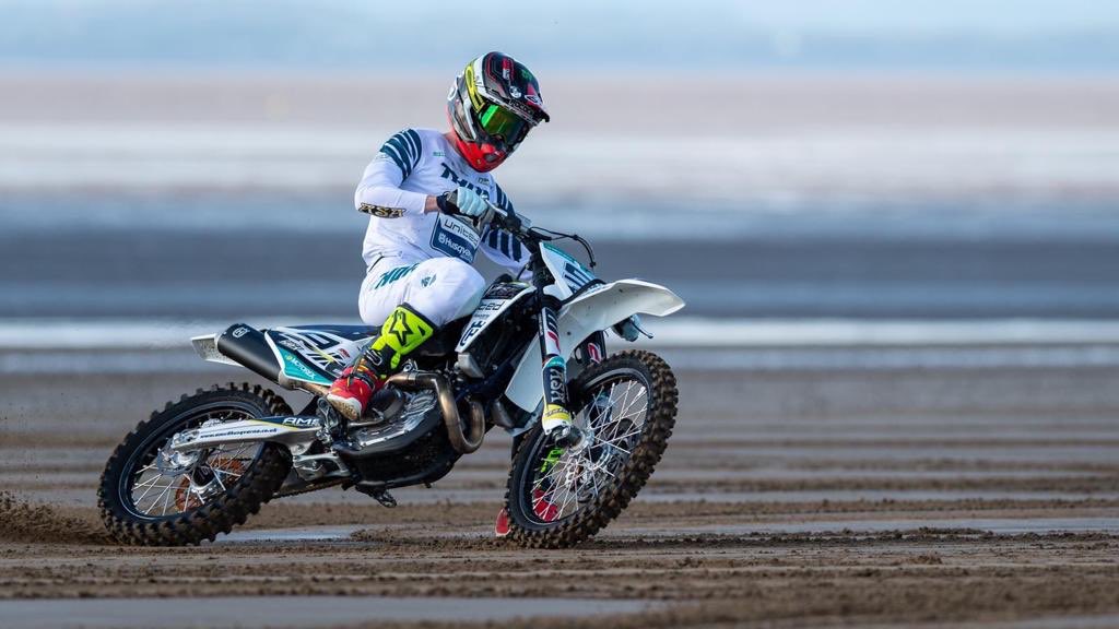Frameclad1's tweet photo. Frameclad sponsored professional rider Mel Pocock is at the Weston Beach Race this weekend looking to improve on last years 3rd place last year. Good luck and safe racing to Mel from everyone at Frameclad 👍🏻💪🏻. #frameclad #mgpsteel. https://t.co/xaBGL13WsU