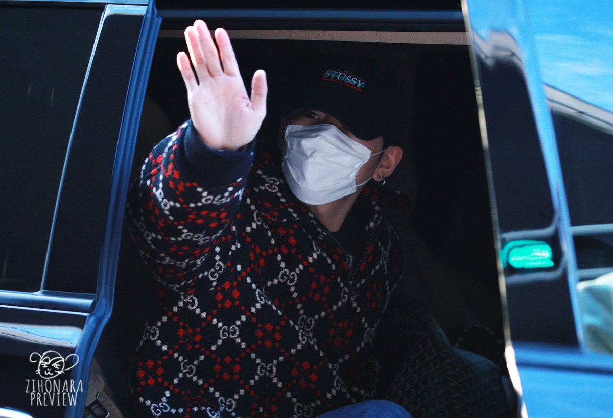 ZIHONARA's tweet photo. 191018 입국🛬🛬
#ZICO #지코 #지호 #우지호 #지아코

@ZICO92 수고했오~ 빨리가서 쉬어🤗 https://t.co/CorOEe1keb