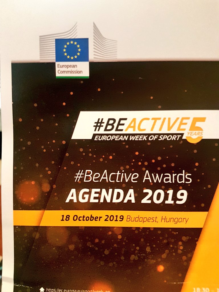 TheLinhDo's tweet photo. @EuSport @TNavracsicsEU @ISFsports @Europe_Active @EOCEUOffice @SpecOlympicsEU @mdsz_hssf @EuroAthletics @TafisaOffice @AcesEurope @WHO_Europe Best way to start the day: #BeActive Run 🏃♀️🏃♂️ in beautiful Budapest ahead of tonight's #Beactive Awards 🍾🏆 https://t.co/EdJpcsNRnb