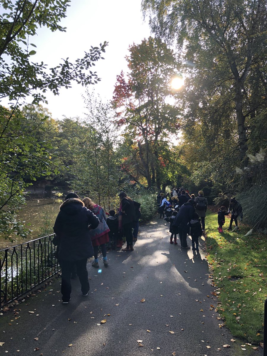 NottsHighIJS's tweet image. What a beautiful morning for an autumn🍂 walk in The Arboretum #somuchmore #FutureWeek #Nottingham
