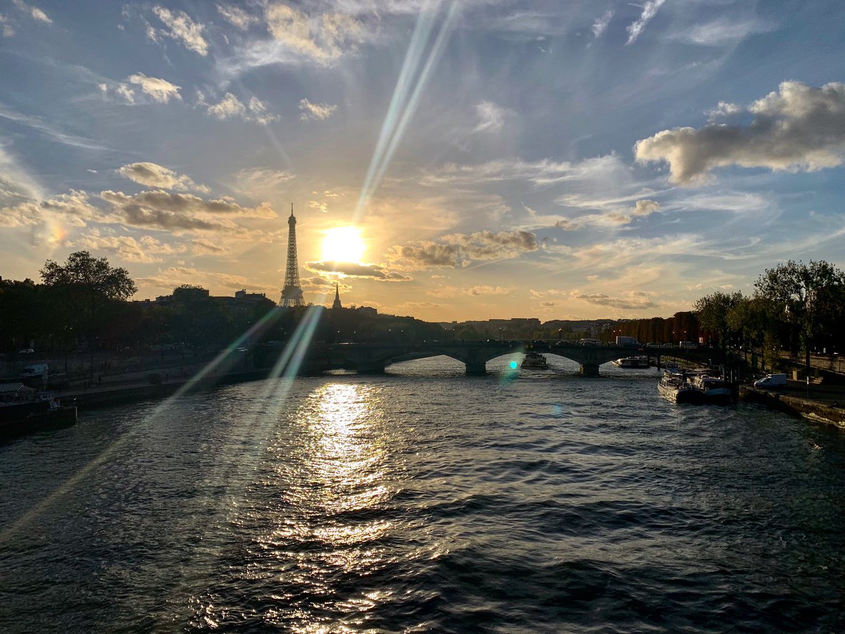 as_nida13's tweet photo. « C’est en ayant arraché la plume de la peur que l’on peut enfin prendre son envol. »
#Paris #NewLife #Picture #BeautifulCity #MyDream #NewJob #Photography #IphoneXsMax #Landscape #TourEiffel #HopeInYourSelf #City #France #LoveLife https://t.co/1McxeT4kjM