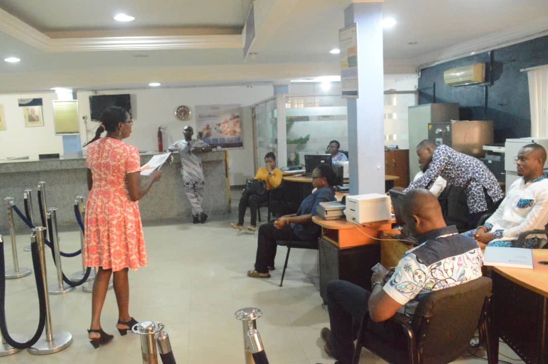 eunaudoha's tweet photo. Presented a paper on #HealthyVisionAtWorkPlace  at @FirstBankngr #Eket. Talked about types of occupational hazards, prevalence, symptoms, prevention and treatment of Computer Vision Syndrome or Digital Eye strain. #Crispvison #EyeHealth https://t.co/ho9g2V0juQ