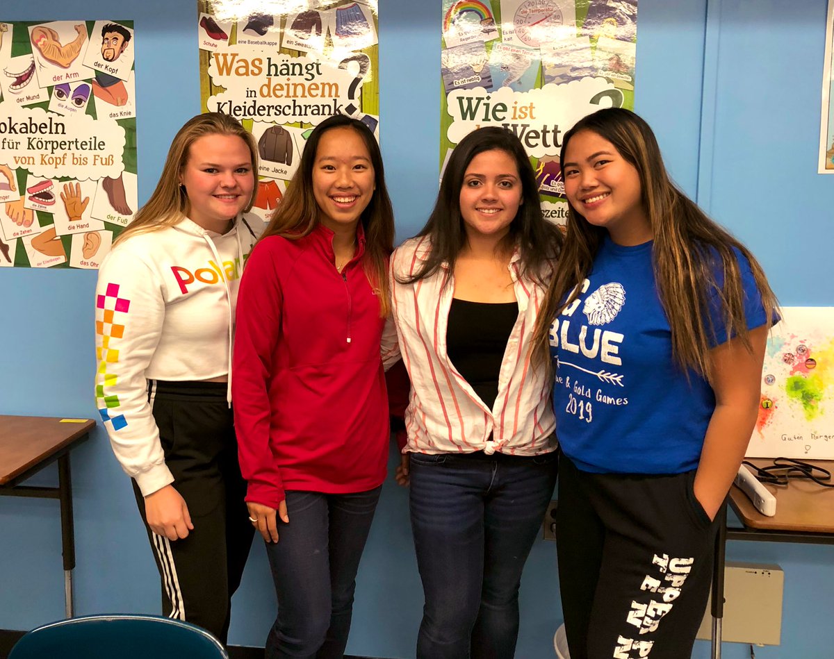 mrsschmeck's tweet photo. Congrats to Club Esperanto’s 19-20 officers! 🌎 #clubesperanto #worldculture @UpperPerkHS https://t.co/jPxAxhLn67
