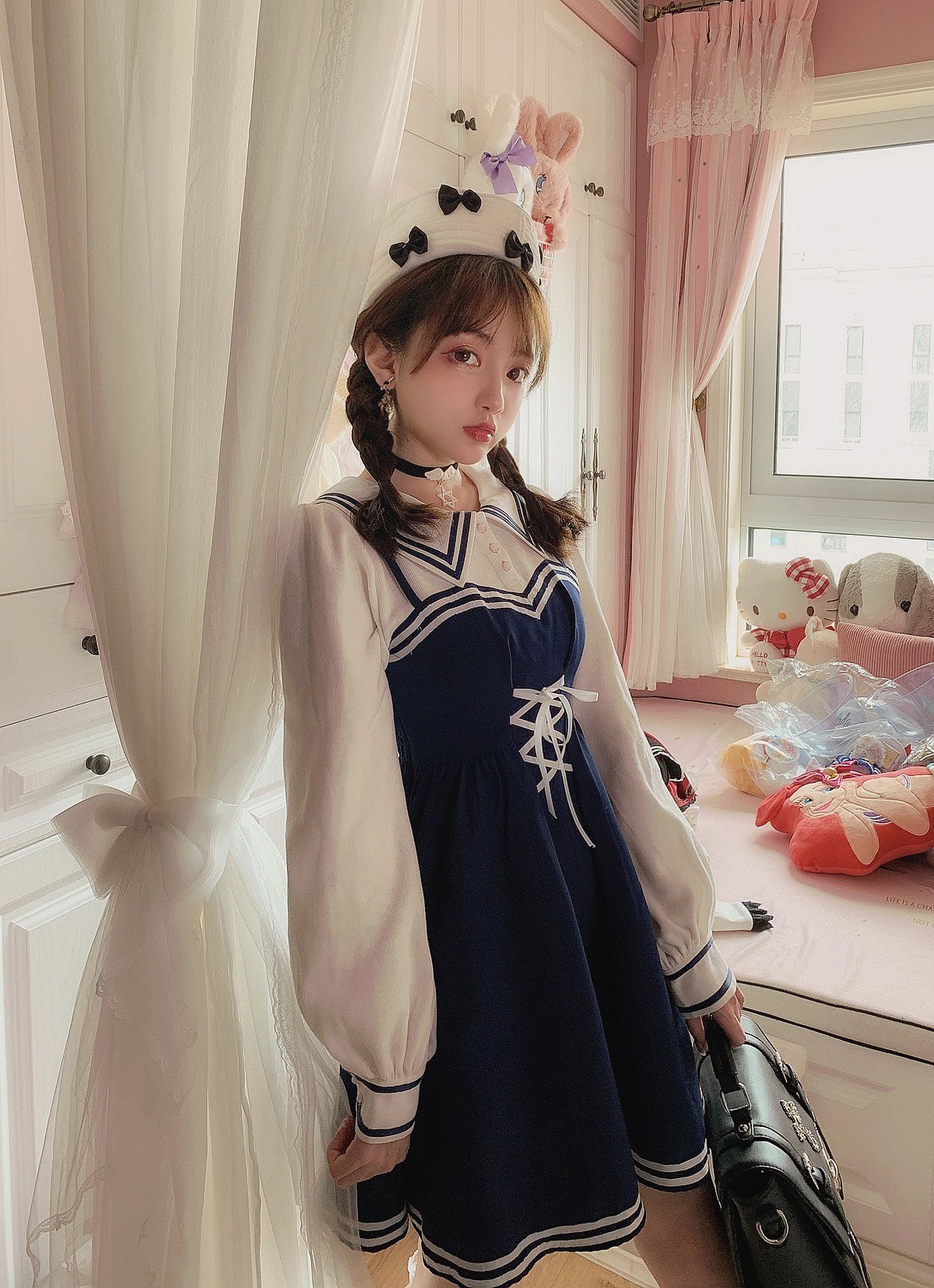 Bobon21 ボボンニジュウイチ 今にぴったりな長袖ワンピース 後ろ襟の刺しゅうにも注目 現品販売中 カラー ネイビー 赤 サイズ S M L 最短発送 レースアップフェイクセーラーワンピース T Co Hara7vdinp