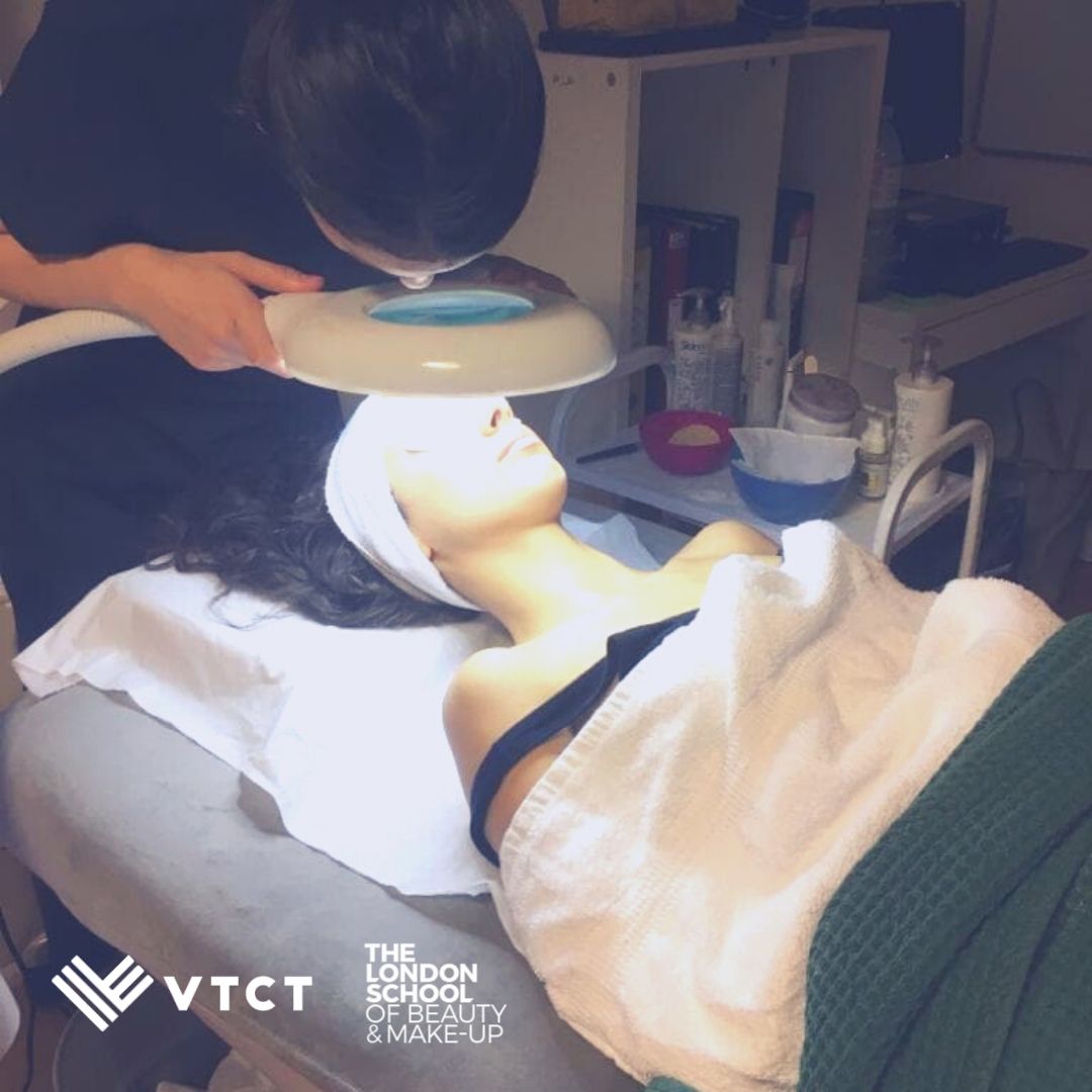 Our Level 2 Beauty Therapy students doing their facials unit. Inspecting the skincare to ensure the best results through the cleansing process.

#london #beautyschool #openday #beautytherapy #beauty #beautytherapy #bodypractice #lsbm #beauty #cibtac #cidesco #vtct #skincare