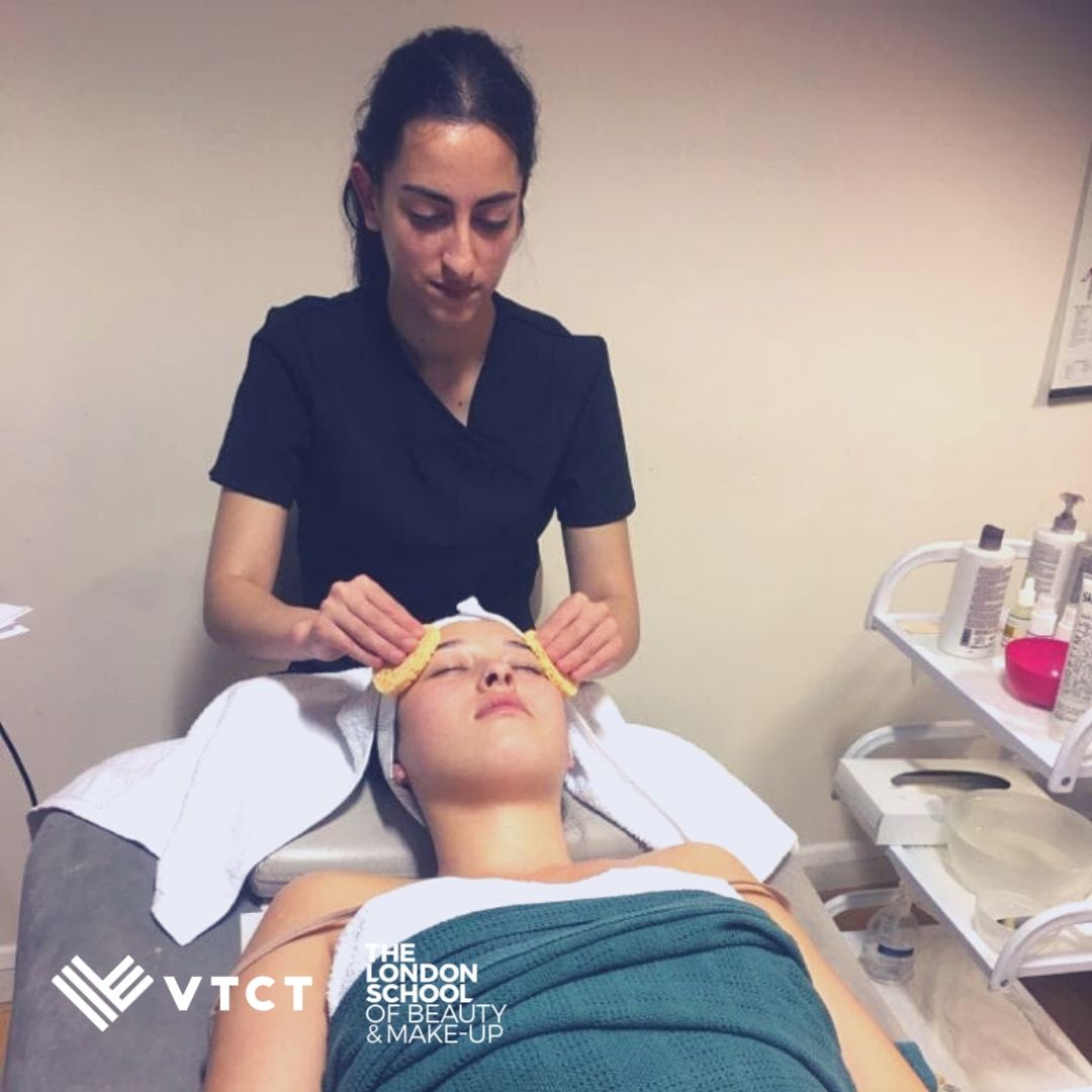 LSBMLondon's tweet photo. Our Level 2 Beauty Therapy students doing their facials unit. Inspecting the skincare to ensure the best results through the cleansing process.

#london #beautyschool #openday #beautytherapy #beauty #beautytherapy #bodypractice #lsbm #beauty #cibtac #cidesco #vtct #skincare https://t.co/JbMPxIn0w1