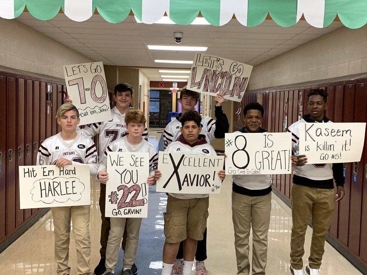 CwmsMrs's tweet image. Congratulations to our 8th grade football team and cheerleaders on a GREAT season! Undefeated! 8-0! 🏈 #cwway #cwmschangemakers @CWMS_office #teameightthree #thedailygrind