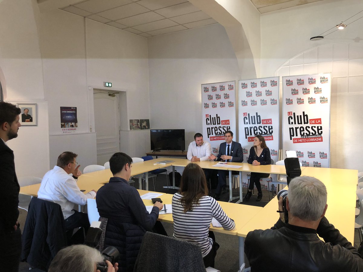 nicolastochet's tweet photo. Conférence de presse @UnisPourMetz pour annoncer la réunion publique du lundi 21 octobre, à l’Aérogare : 6 ans pour les Mobilités. Transports en commun, mobilités douces, un axe essentiel, une priorité du programme du mandat à venir.
#Metz #Metz2020 https://t.co/5CZjGgERZA