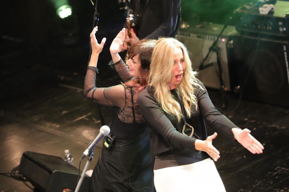 Premio Bianca d’Aponte | Conto alla rovescia avviato per l’appuntamento annuale con la nuova canzone d’autrice allinfo.it/wp/2019/10/18/…