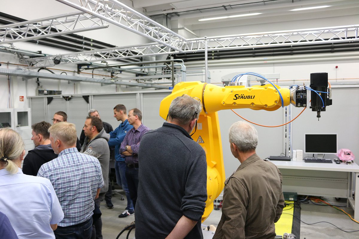 Mastercam_de's tweet photo. Mastercam 2020 Rollout der Firma @NSI_CAD_CAM in Zusammenarbeit mit dem @FraunhoferIEM – ein voller Erfolg! Lesen Sie hier den Bericht: https://t.co/O8VAKitTGv

#mastercam #mastercam2020 #rollout #event #cadcam #cnc #cncsoftware #badlippspringe #paderborn #business #zerspanung https://t.co/ETd20riQ0G