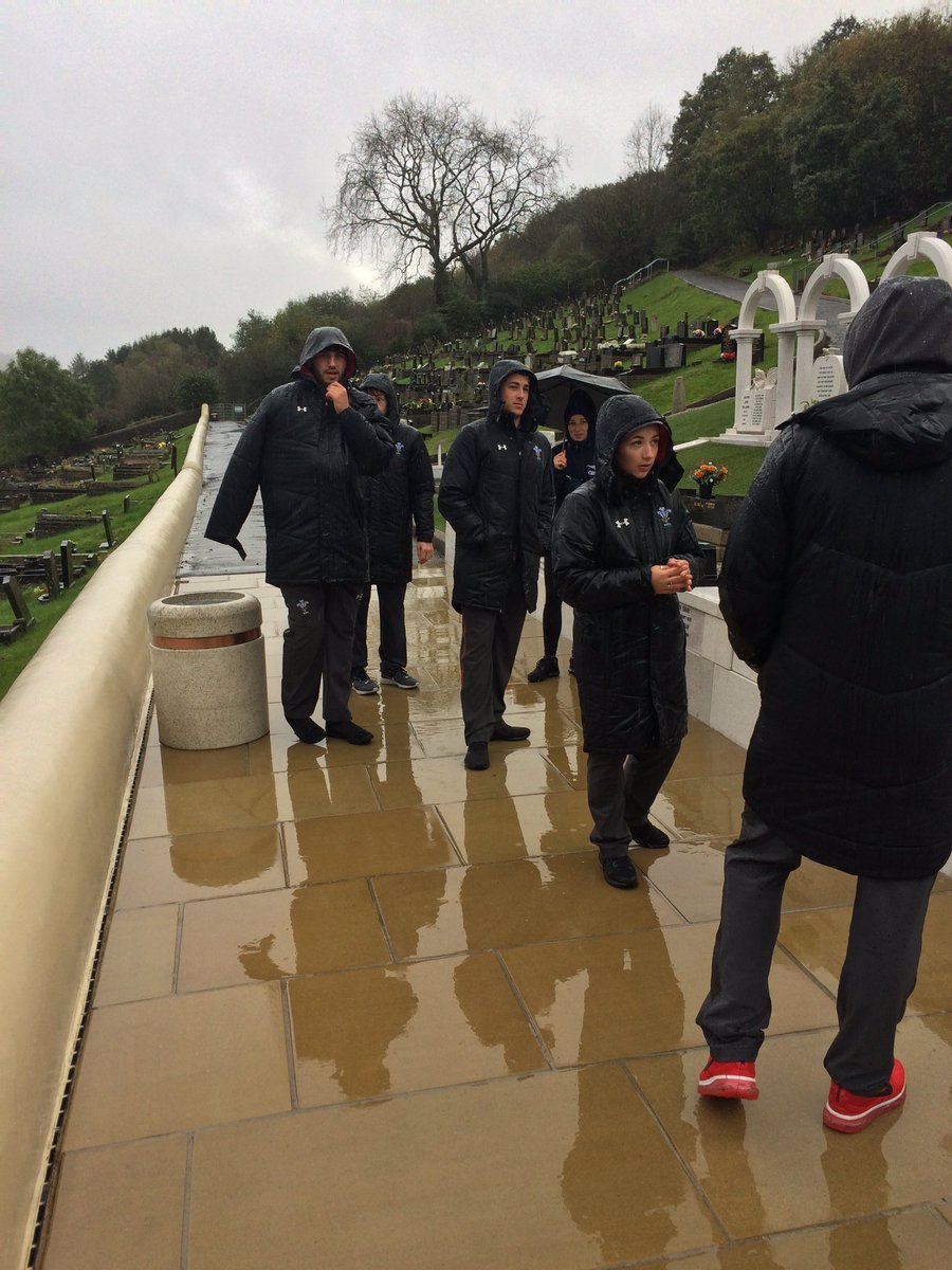 lydstep66's tweet image. 53 yrs ago on Monday was a sad day for Wales in Aberfan. @WelshRugbyUnion Apprentices are paying their respects during their own study day to the children that had their learning cut short on 21st Oct 1966