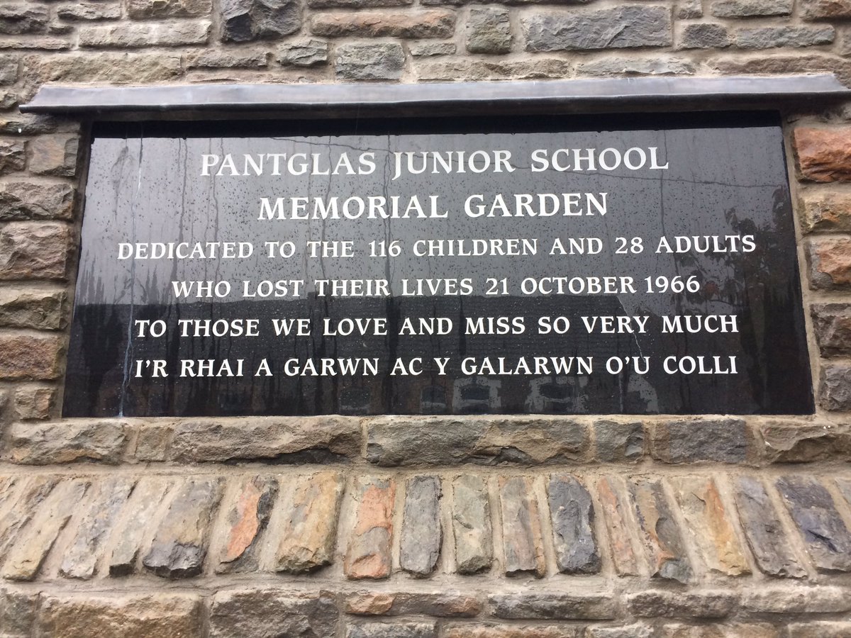 lydstep66's tweet image. 53 yrs ago on Monday was a sad day for Wales in Aberfan. @WelshRugbyUnion Apprentices are paying their respects during their own study day to the children that had their learning cut short on 21st Oct 1966