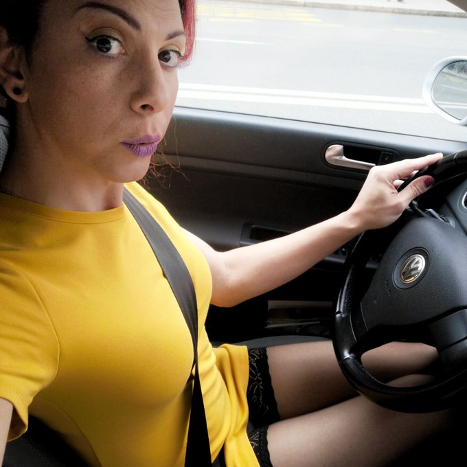 "Where do you go?" This is my version of taxi driver ???♀?
Do you like it?
#nonbinary #trans #transgirl
