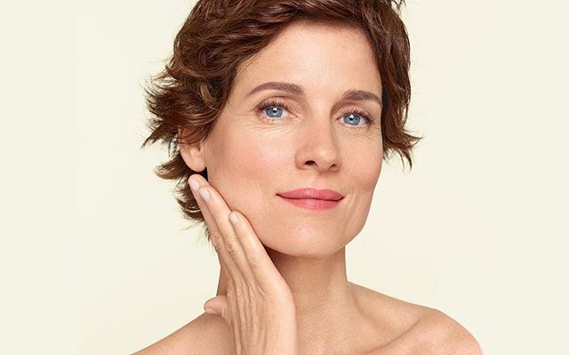 Are you looking for tips to survive menopause? It can be a challenging time. During the complex process, hormones have a direct impact on the body, skin and hair. But with expert advice, and by taking a holistic approach to your health and wellbeing, we … ift.tt/2MrGBYg