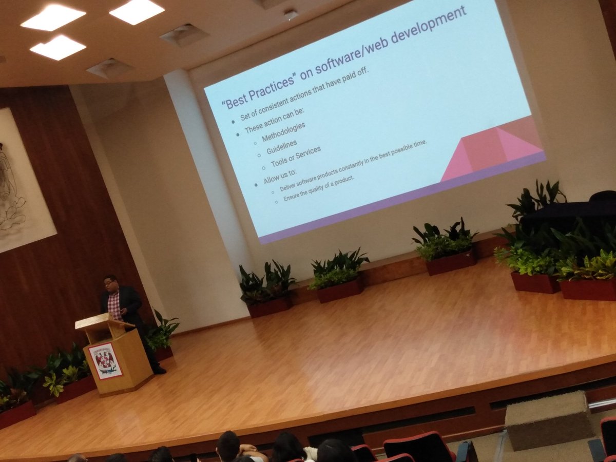 rctorr's tweet image. #PythonDayMX2019 Ya iniciado con buenas prácticas en Python. Ojo son recomendaciones. Estamos en CU. Facultad de Ingeniería. Entrando a la izquierda