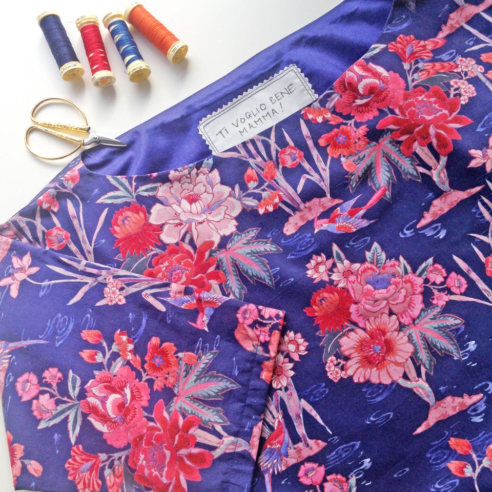 Laura has made this beautiful top for Katherine's mum - what a gorgeous present! See the project on the blog alicecaroline.com/blog #Libertyfabric #Libertydressmaking #Libertyblouse #LakeOctavia